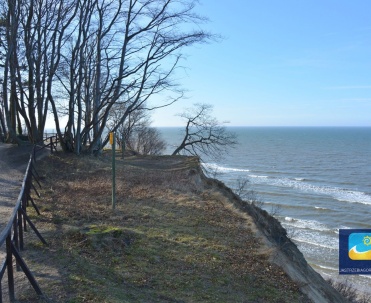 Do klifu dojść można m.in. gł&oacute;wnym deptakiem &ndash; Promenadą Światowida.